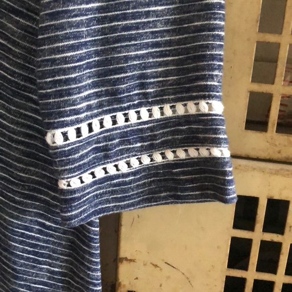 Lane Bryant navy stripe blouse size 14 - Picture 2 of 4